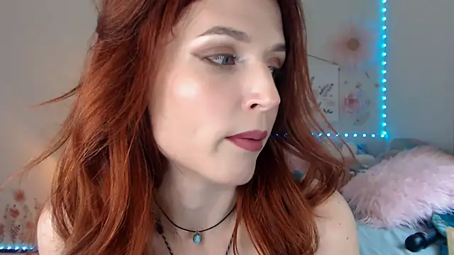 Snapshot of Poisson_Eva chatting on June 16, 2026, 9:28 pm Poisson Eva online show from June 16, 2026, 9:28 pm