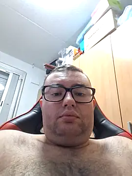 Javier bear online show from October 5, 2025, 8:40 pm