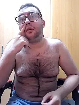 Snapshot of Javier_bear chatting on May 6, 2026, 9:20 pm Javier bear online show from May 6, 2026, 9:20 pm