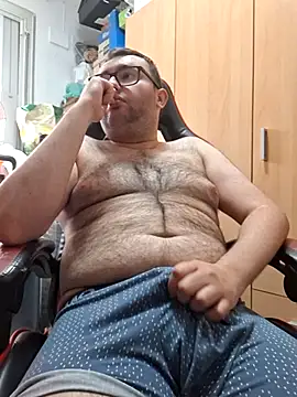 Snapshot of Javier_bear chatting on May 7, 2026, 1:05 pm Javier bear online show from May 7, 2026, 1:05 pm