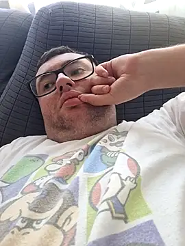 Snapshot of Javier_bear chatting on June 1, 2026, 2:52 pm Javier bear online show from June 1, 2026, 2:52 pm