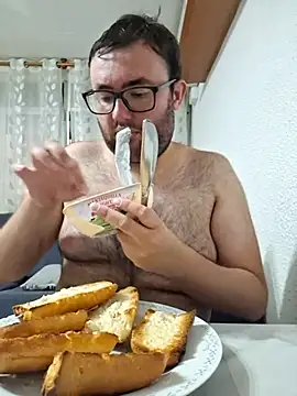 Snapshot of Javier_bear chatting on June 30, 2026, 8:10 pm Javier bear online show from June 30, 2026, 8:10 pm
