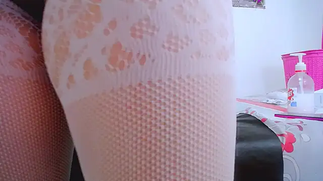 Snapshot of MaidenGame chatting on October 10, 2025, 5:12 pm MaidenGame online show from October 10, 2025, 5:12 pm