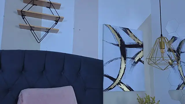 mailin18 online show from September 12, 2025, 10:32 pm