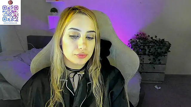 Snapshot of MoranaKit chatting on February 6, 2025, 11:43 am MoranaKit online show from February 6, 2025, 11:43 am