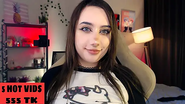 Snapshot of MoranaKit chatting on October 14, 2025, 7:53 am MoranaKit online show from October 14, 2025, 7:53 am