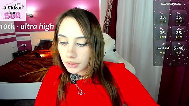 Snapshot of MoranaKit chatting on December 3, 2025, 5:44 pm MoranaKit online show from December 3, 2025, 5:44 pm