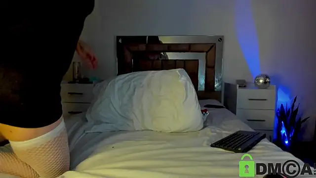 Snapshot of Lucyerobbie chatting on January 5, 2025, 11:44 pm Lucyerobbie online show from January 5, 2025, 11:44 pm