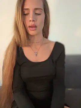 EmiliaCatalina online show from June 27, 2026, 7:08 pm