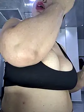 laura bassi online show from November 10, 2025, 3:16 am