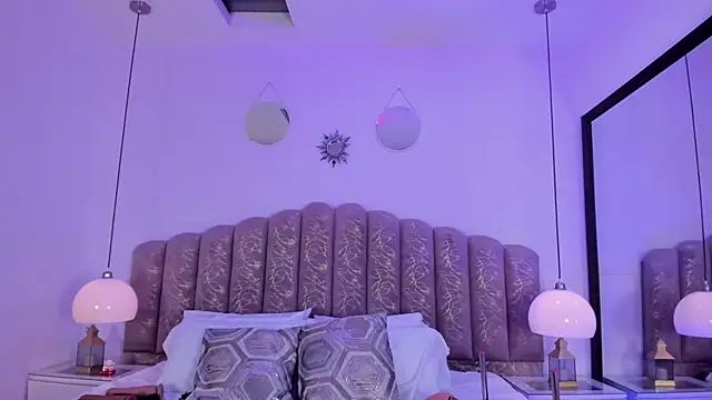 victoria cooper3 online show from March 11, 2026, 12:22 pm