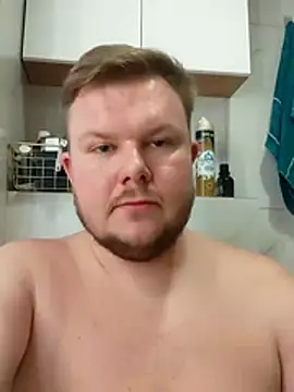 Snapshot of titovilan_PL chatting on March 7, 2026, 3:25 am titovilan PL online show from March 7, 2026, 3:25 am