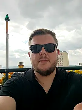 Snapshot of titovilan_PL chatting on May 22, 2026, 10:21 am titovilan PL online show from May 22, 2026, 10:21 am