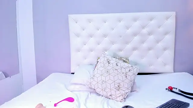 Snapshot of NICOLSKINNY1 chatting on September 24, 2025, 6:55 pm NICOLSKINNY1 online show from September 24, 2025, 6:55 pm