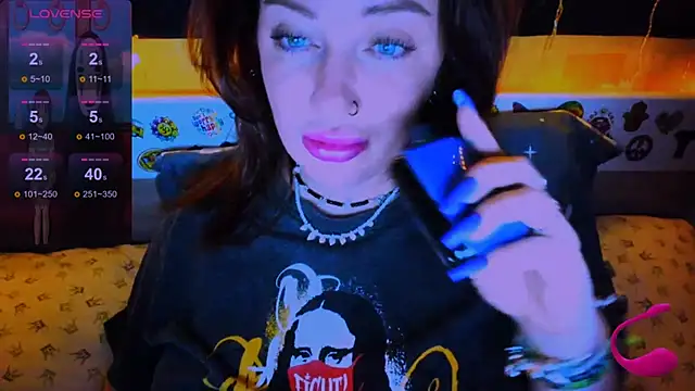 EllieOz online show from January 31, 2025, 7:18 pm