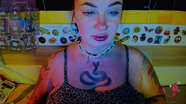 EllieOz online show from November 5, 2025, 7:03 pm