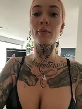 Stella-Kink online show from November 14, 2025, 10:03 am