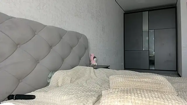 GracefulCharm online show from January 22, 2025, 10:29 am