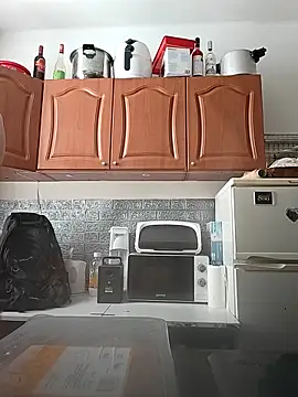 LauraBaby online show from March 1, 2026, 11:34 am