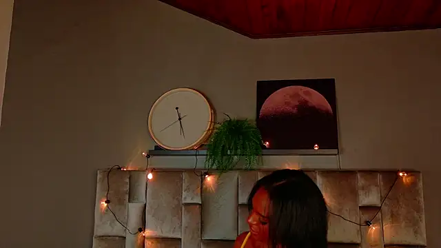 nahomi campbell online show from December 3, 2025, 7:34 pm