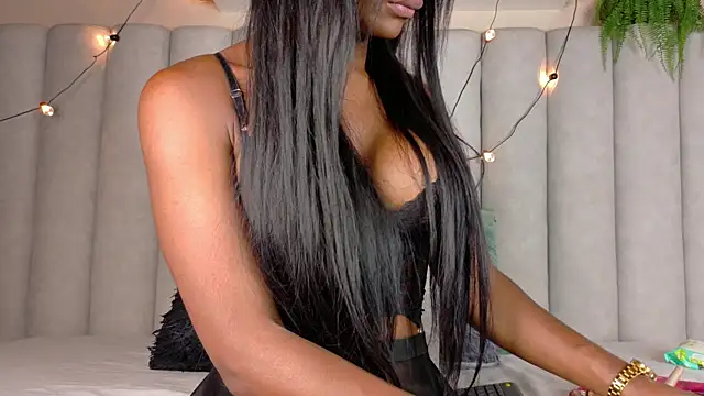Snapshot of nahomi_campbell chatting on August 3, 2026, 8:34 pm nahomi campbell online show from August 3, 2026, 8:34 pm