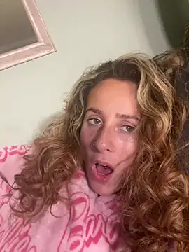 Snapshot of Miss_emilee chatting on February 22, 2025, 9:48 pm Miss emilee online show from February 22, 2025, 9:48 pm