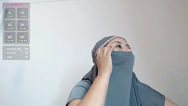 Snapshot of Amina_hafsa chatting on March 17, 2025, 1:24 am Amina hafsa online show from March 17, 2025, 1:24 am