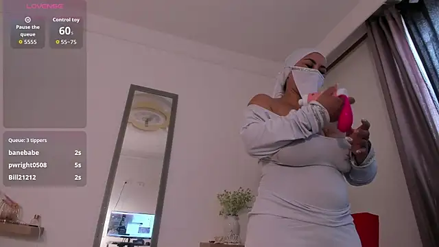 Snapshot of Amina_hafsa chatting on November 25, 2025, 7:47 pm Amina hafsa online show from November 25, 2025, 7:47 pm