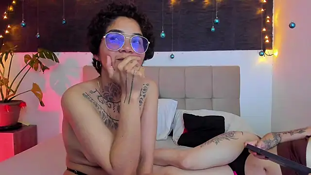 anaroman01 online show from December 19, 2025, 11:01 pm