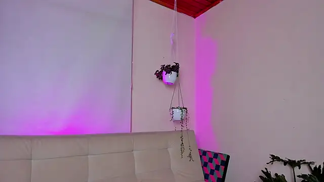 roselinedior online show from January 28, 2025, 4:30 pm