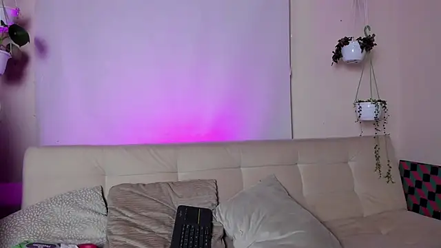 roselinedior online show from January 31, 2025, 1:45 pm