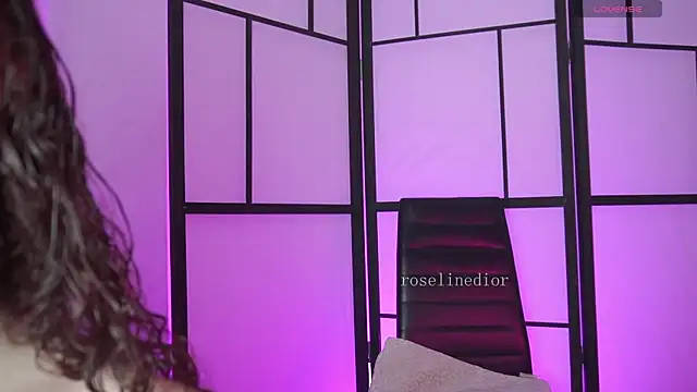 roselinedior online show from February 18, 2026, 3:19 pm