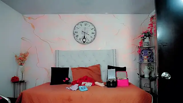 maria camilacms online show from December 3, 2025, 4:49 pm