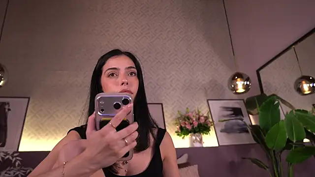 ElleDiane online show from July 27, 2026, 1:01 am