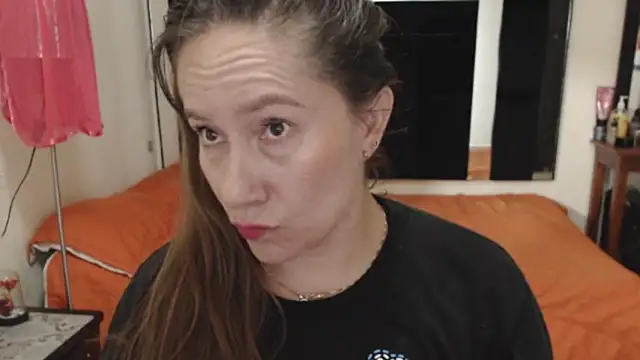 Snapshot of CATRINA-83 chatting on October 2, 2025, 10:39 pm CATRINA-83 online show from October 2, 2025, 10:39 pm