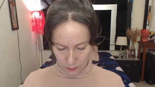 Snapshot of CATRINA-83 chatting on October 18, 2025, 2:40 pm CATRINA-83 online show from October 18, 2025, 2:40 pm