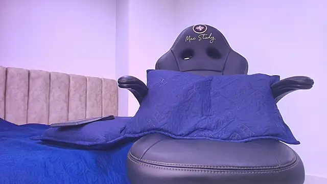 arl chloee online show from January 8, 2026, 3:09 am