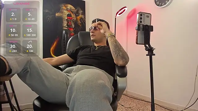 Nicolas Fellener online show from October 27, 2025, 4:27 am