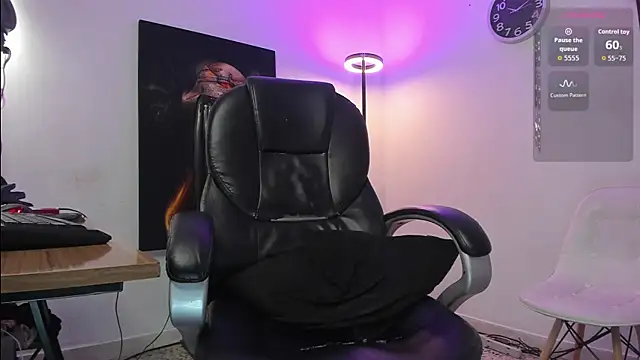 Nicolas Fellener online show from November 18, 2025, 3:23 am