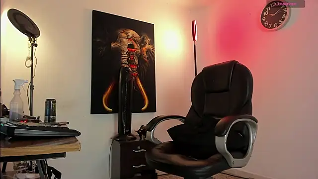 Nicolas Fellener online show from December 4, 2025, 4:44 am