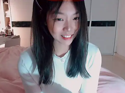 -Lucky Girl online show from February 17, 2025, 12:27 pm