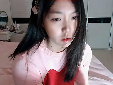 -Lucky Girl online show from February 24, 2025, 1:24 am