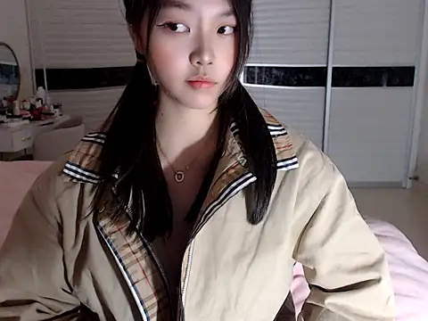 -Lucky Girl online show from February 26, 2025, 12:14 pm