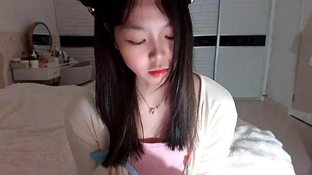 -Lucky Girl online show from March 7, 2025, 12:12 pm