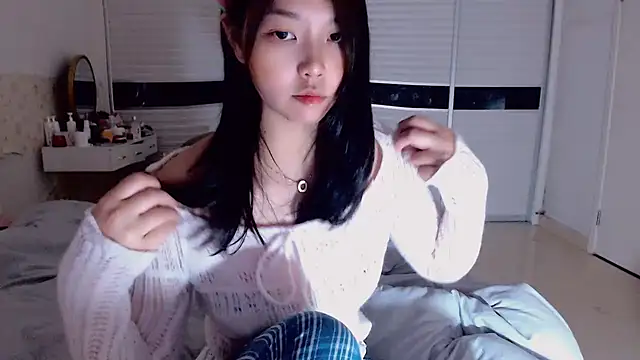 -Lucky Girl online show from October 1, 2025, 1:50 pm