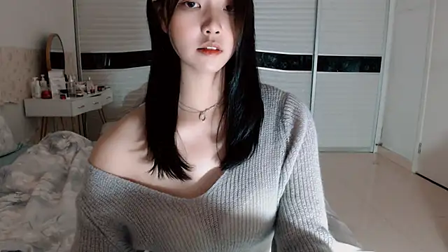 -Lucky Girl online show from October 12, 2025, 3:11 pm