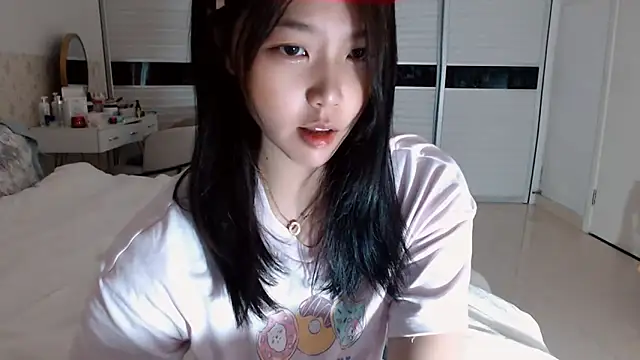 -Lucky Girl online show from October 16, 2025, 2:07 pm