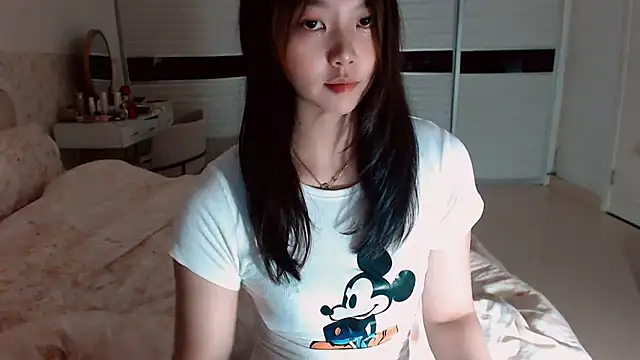 Snapshot of -Lucky_Girl chatting on May 6, 2026, 1:16 pm -Lucky Girl online show from May 6, 2026, 1:16 pm