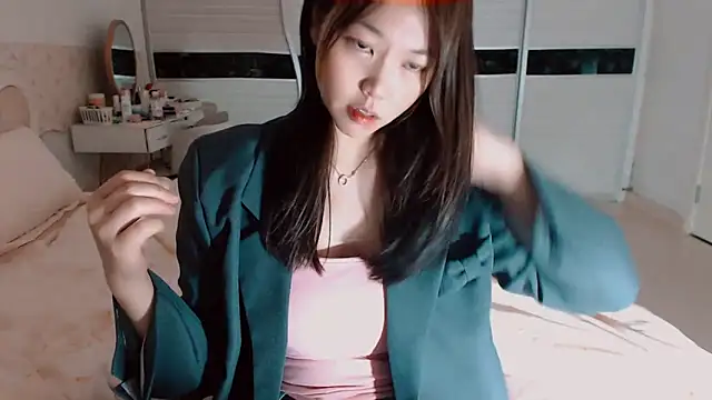 Snapshot of -Lucky_Girl chatting on May 9, 2026, 12:54 pm -Lucky Girl online show from May 9, 2026, 12:54 pm