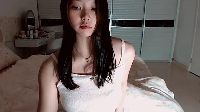 Snapshot of -Lucky_Girl chatting on May 10, 2026, 2:33 pm -Lucky Girl online show from May 10, 2026, 2:33 pm